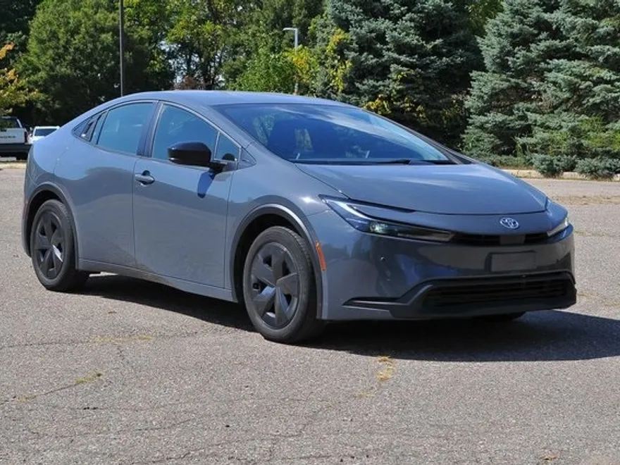 2024 Toyota Prius LE photo 1