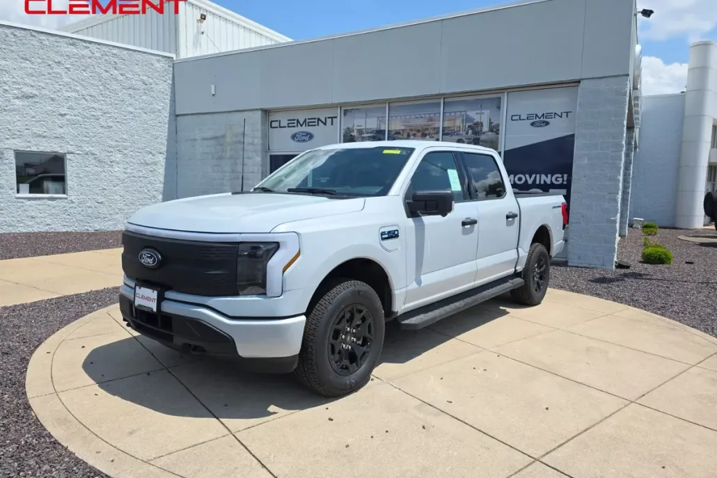 2025 Ford F-150 Lightning XLT photo 1