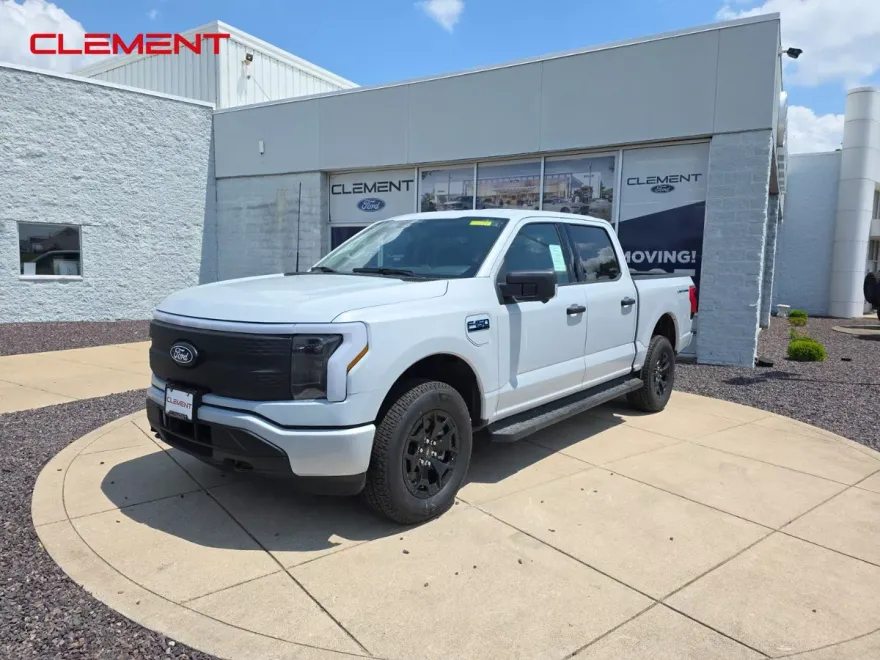 2025 Ford F-150 Lightning XLT photo 1