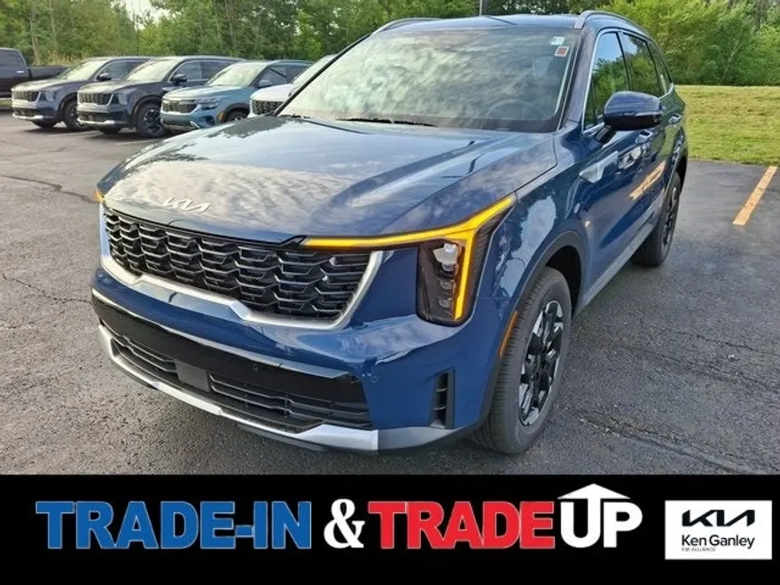 2025 Kia Sorento S photo 1