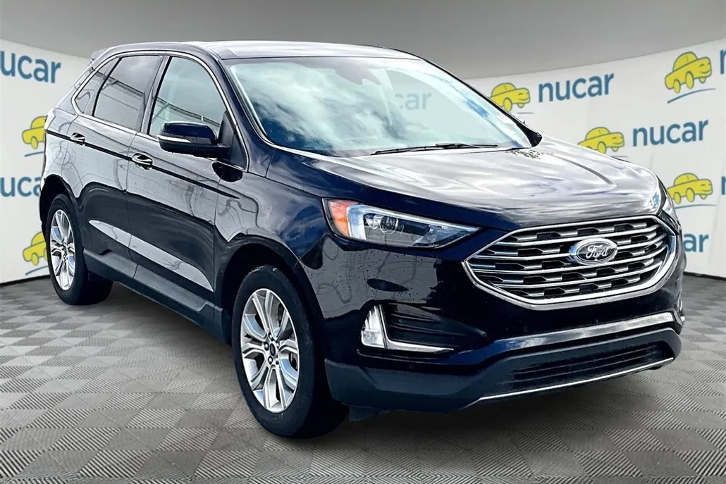 2022 Ford Edge Titanium photo 1