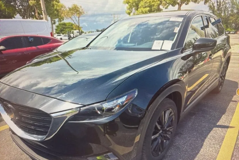2023 Mazda CX-9 Touring photo 1