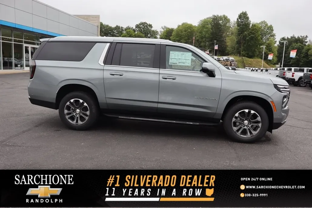 2025 Chevrolet Suburban LT photo 1