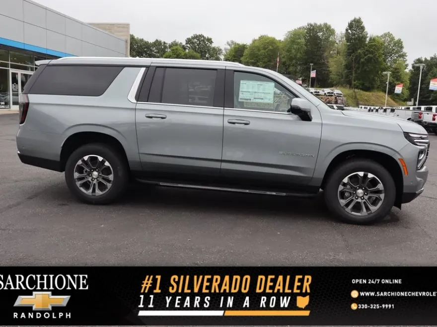 2025 Chevrolet Suburban LT photo 1