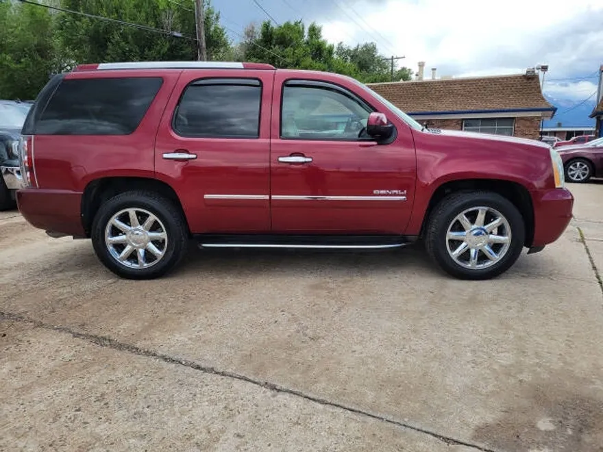 2011 Gmc Yukon Denali photo 1