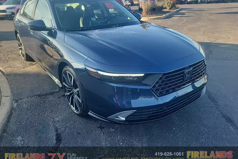 2025 Honda Accord Hybrid Touring photo 1