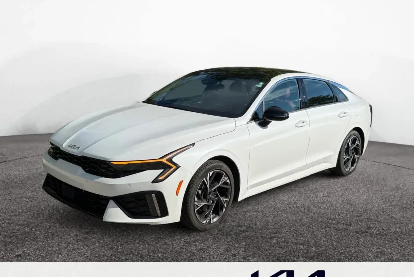 2025 Kia K5 GT-Line photo 1