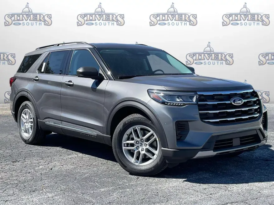 2025 Ford Explorer photo 1