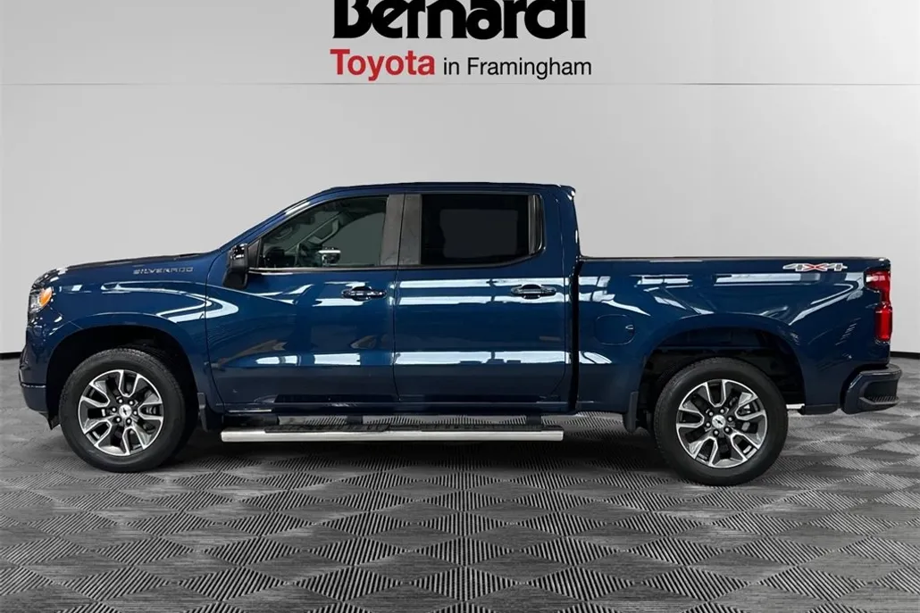 2023 Chevrolet Silverado 1500 RST photo 1