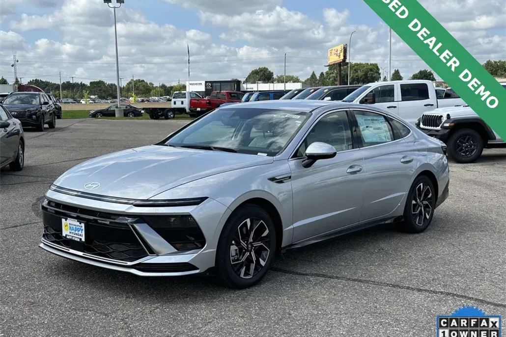 2024 Hyundai Sonata SEL photo 1