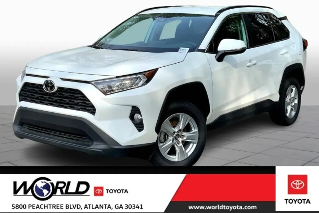 2021 Toyota RAV4 XLE photo 1