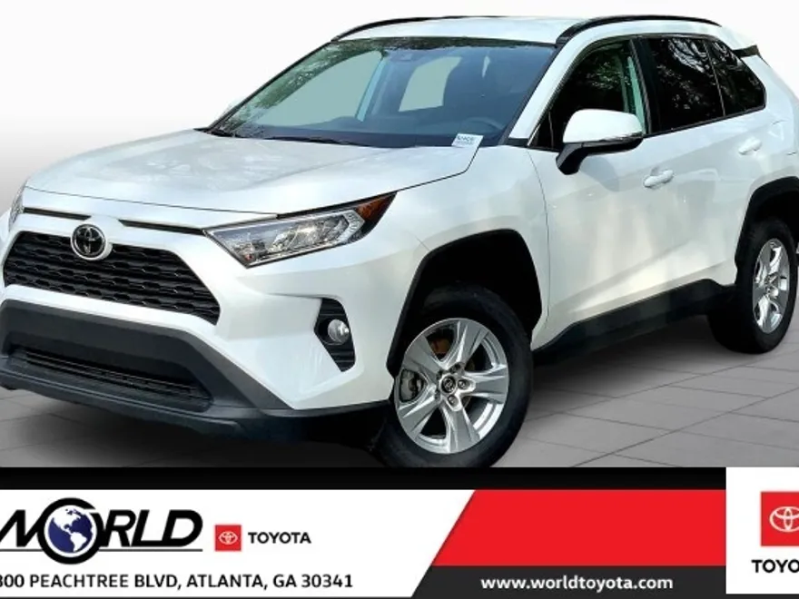 2021 Toyota RAV4 XLE photo 1