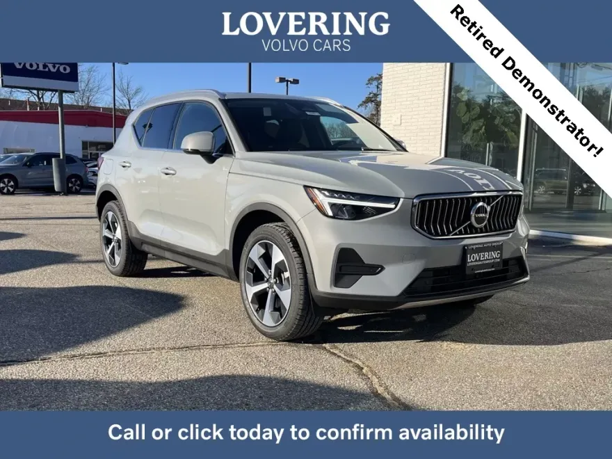 2025 Volvo XC40 Core photo 1