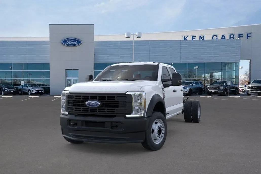2025 Ford F-550 XL photo 1