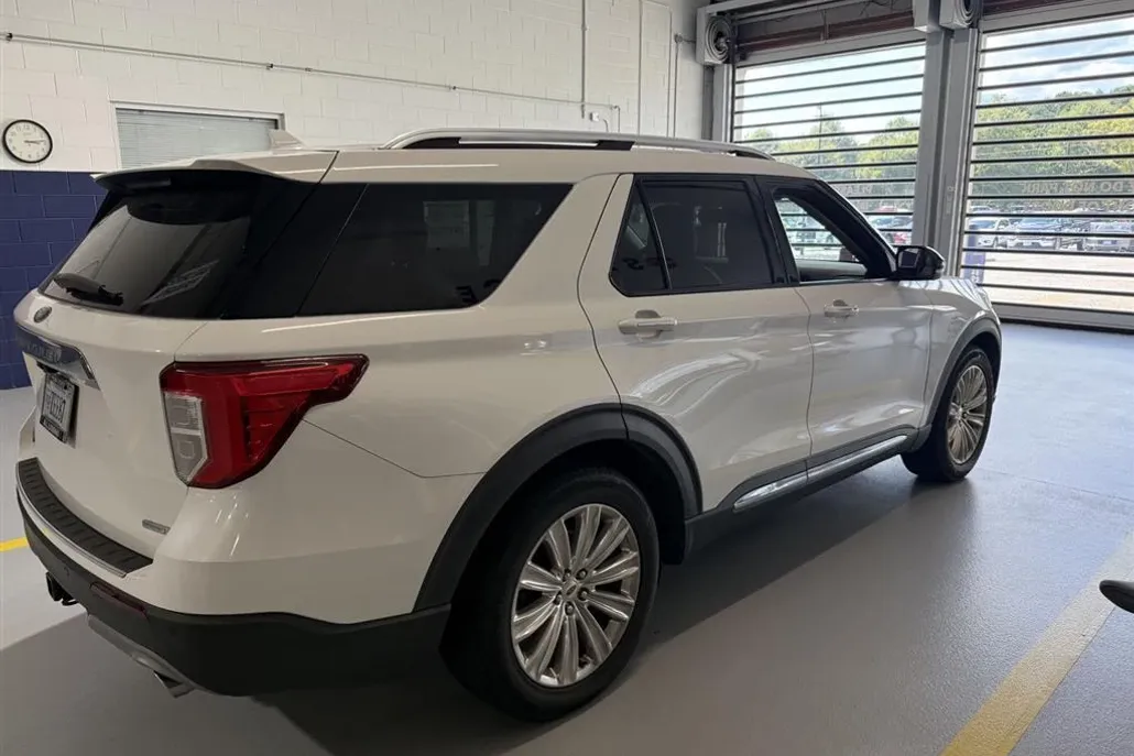 2020 Ford Explorer Limited photo 1