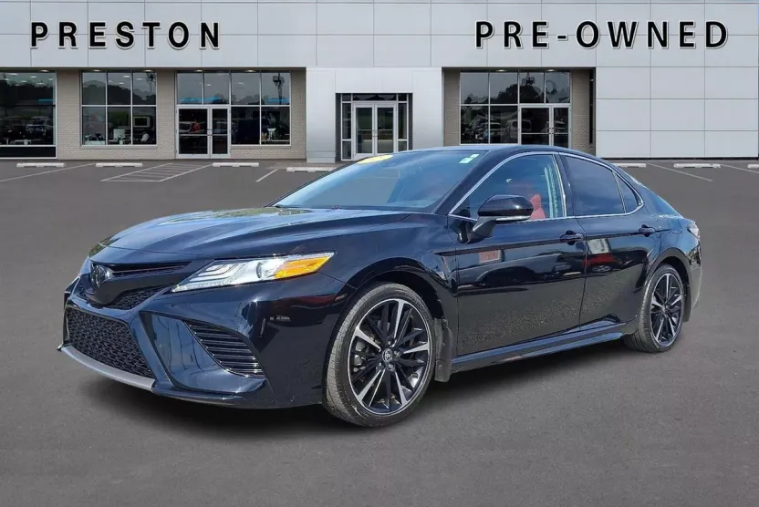 2020 Toyota Camry XSE photo 1