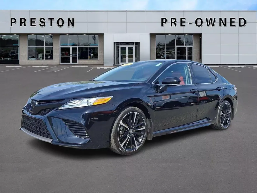 2020 Toyota Camry XSE photo 1