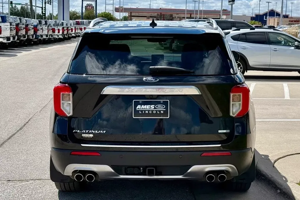 2020 Ford Explorer Platinum photo 1