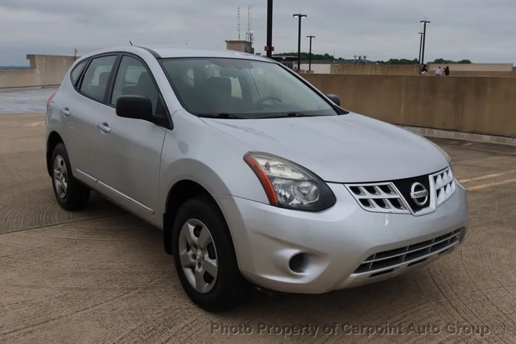 2014 Nissan Rogue Select S photo 1