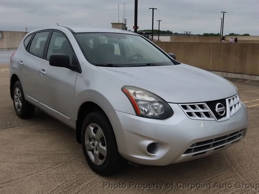 2014 Nissan Rogue Select S photo 1