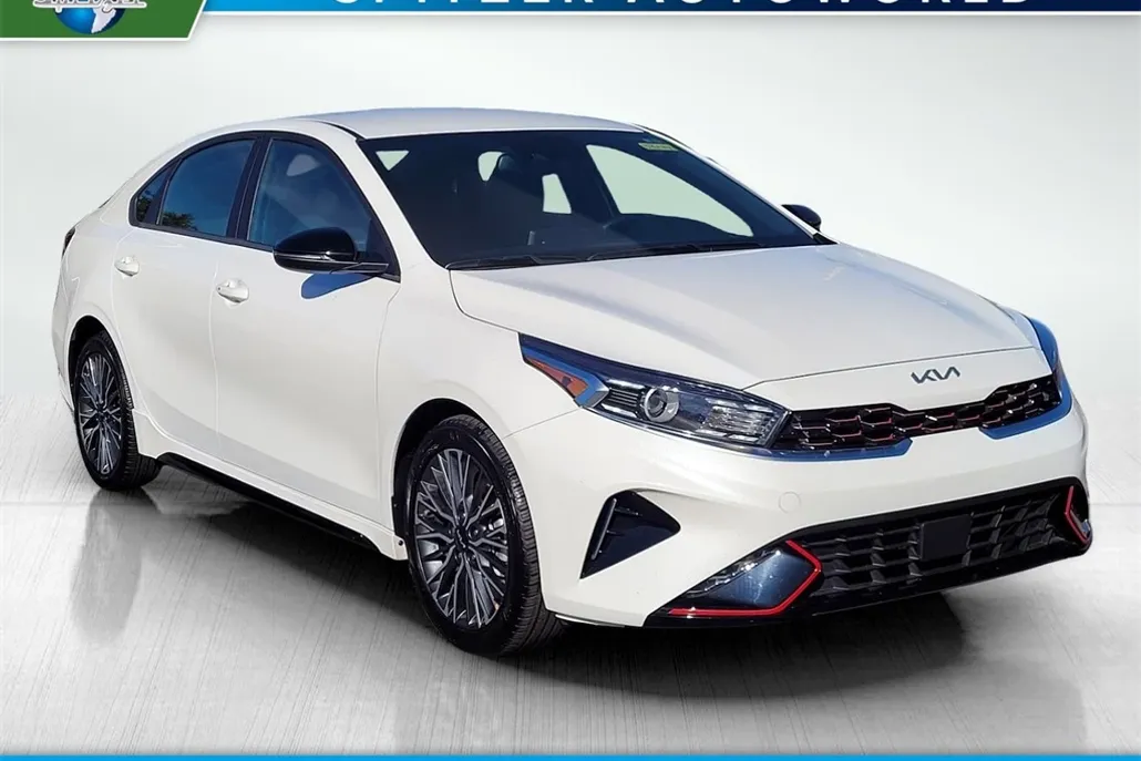 2024 Kia Forte GT-Line photo 1