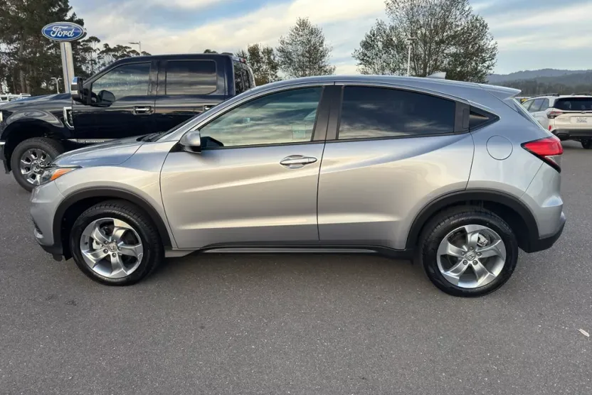 2019 Honda HR-V LX photo 1