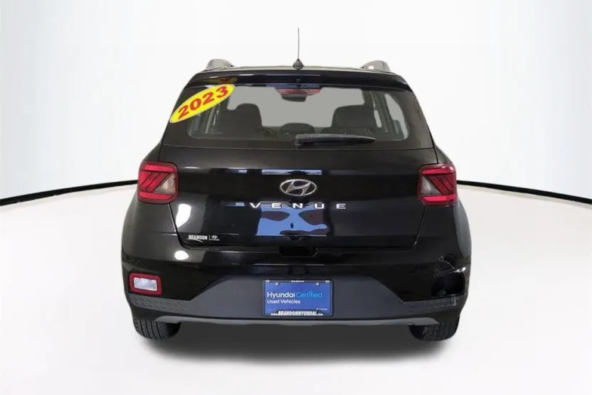 2023 Hyundai Venue SEL photo 1