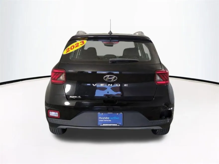 2023 Hyundai Venue SEL photo 1