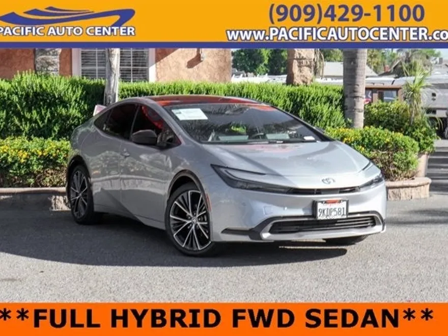 2024 Toyota Prius XLE photo 1
