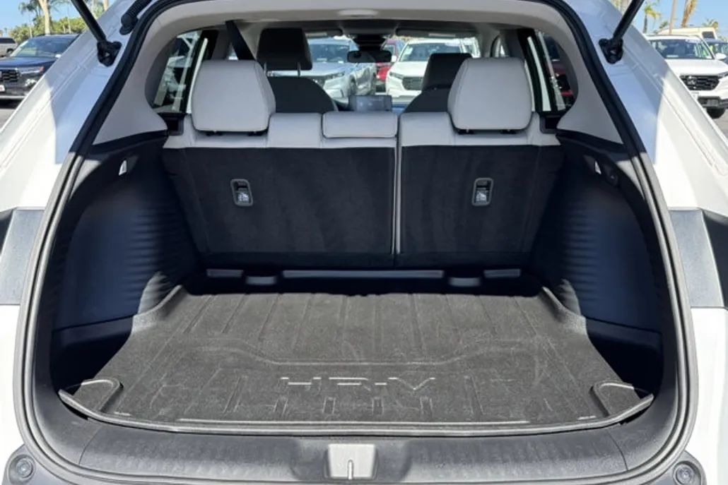 2023 Honda HR-V LX photo 1