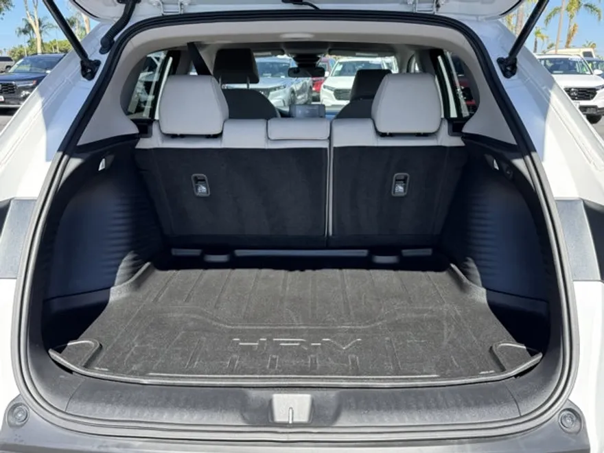 2023 Honda HR-V LX photo 1