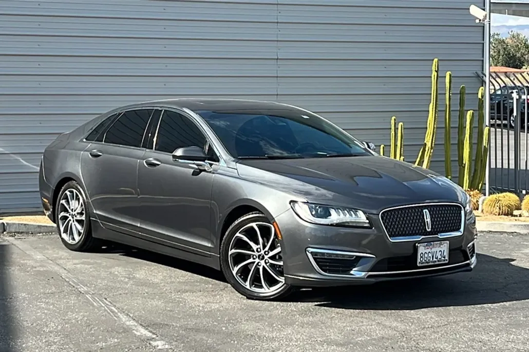 2019 Lincoln MKZ Hybrid Reserve photo 1