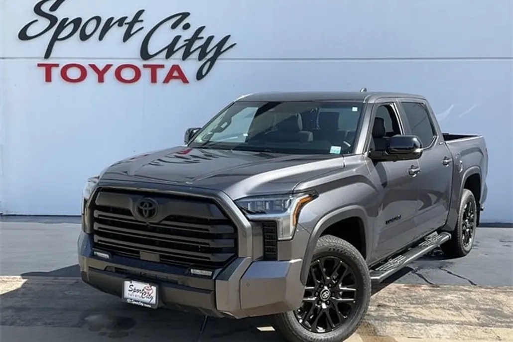 2025 Toyota Tundra Limited photo 1