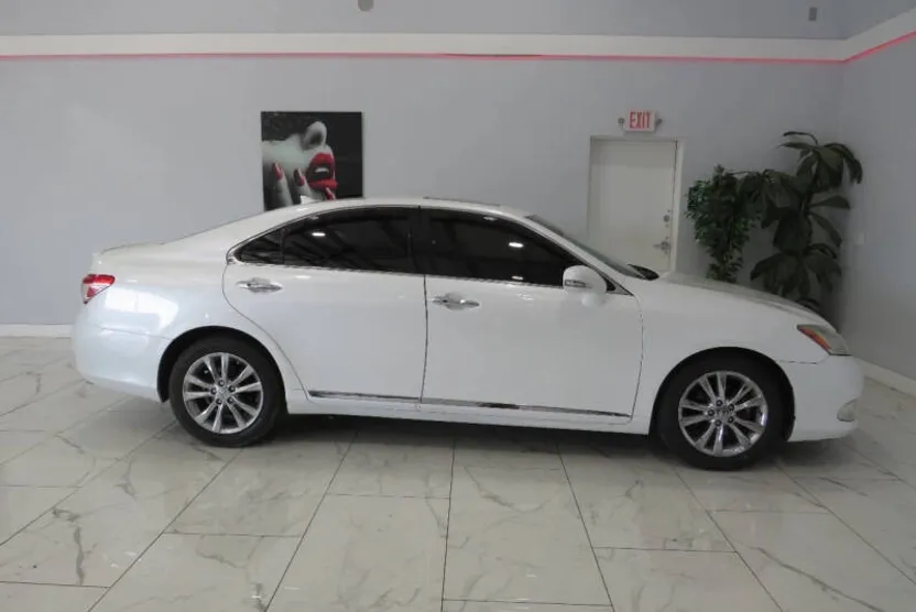 2010 Lexus ES 350 photo 1