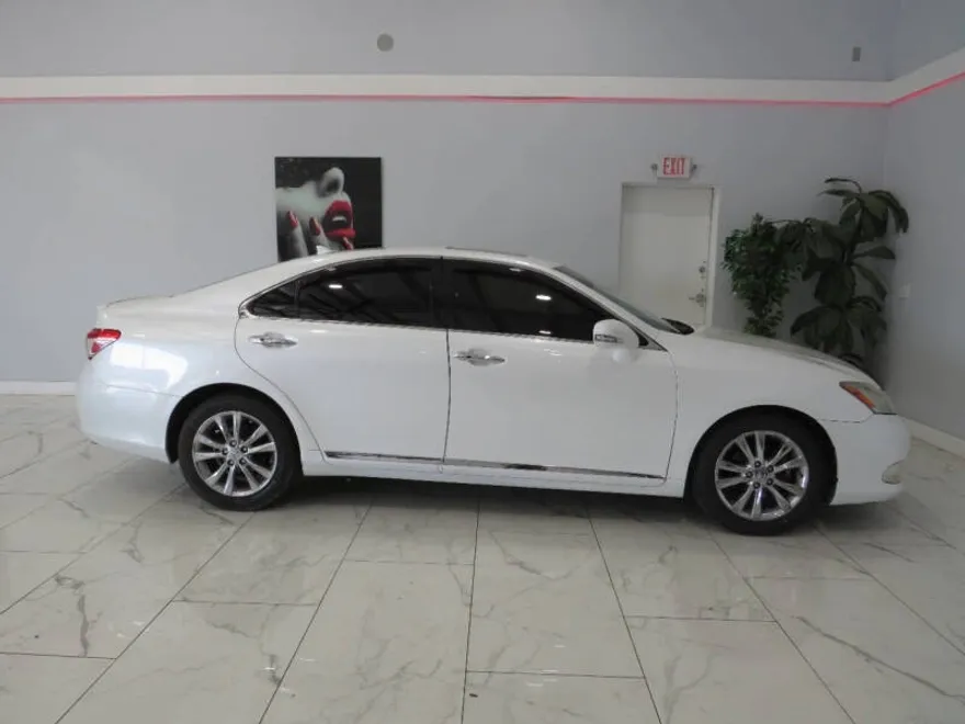 2010 Lexus ES 350 photo 1