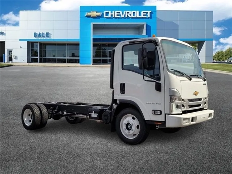2025 Chevrolet Silverado 4500HD photo 1