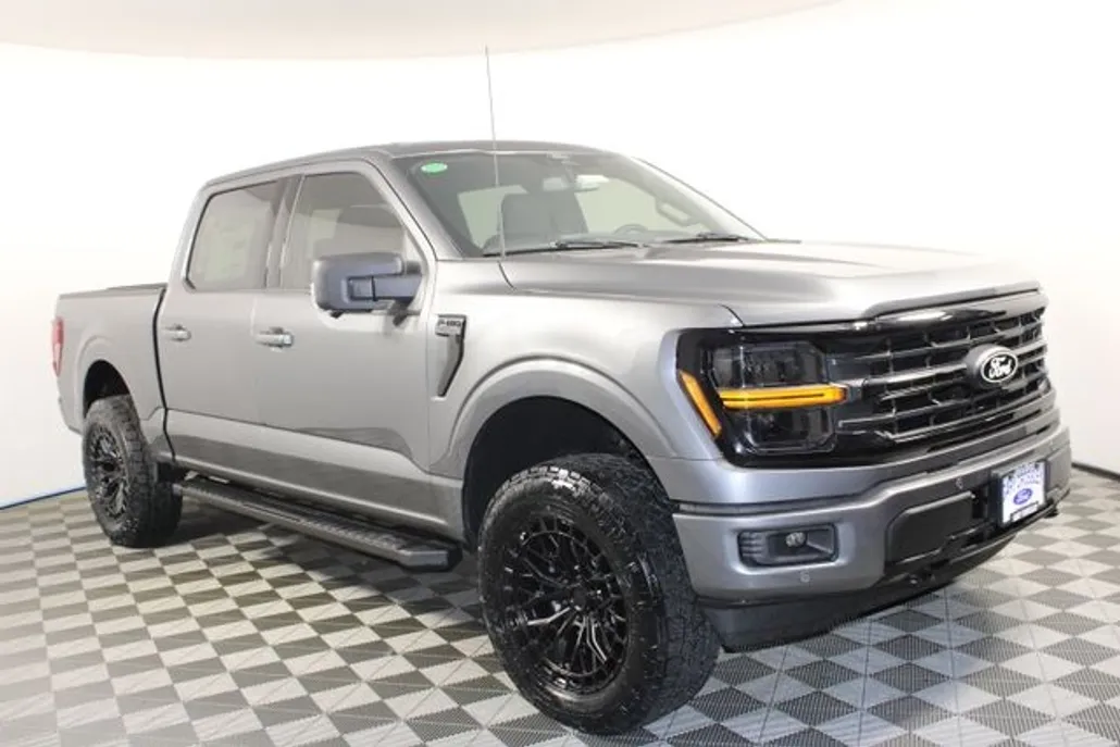 2025 Ford F-150 XLT photo 1