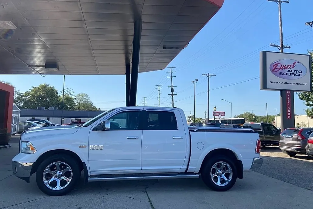 2017 Ram 1500 Laramie photo 1