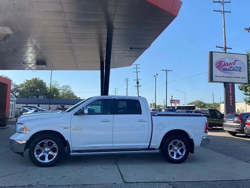 2017 Ram 1500 Laramie photo 1