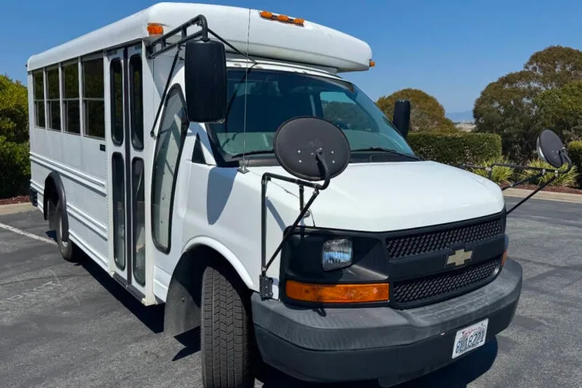 2008 Chevrolet Express 3500 Cutaway photo 1