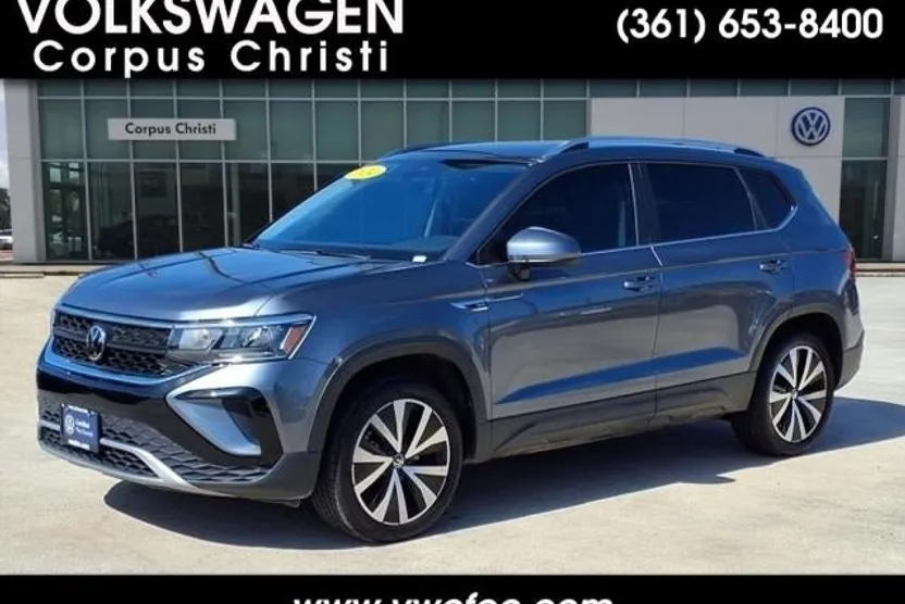 2024 Volkswagen Taos SE photo 1