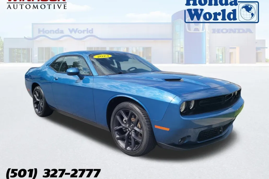2023 Dodge Challenger SXT photo 1