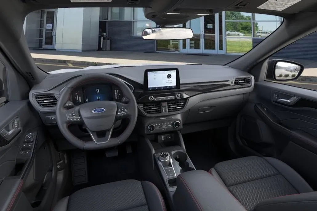 2025 Ford Escape ST-Line photo 1