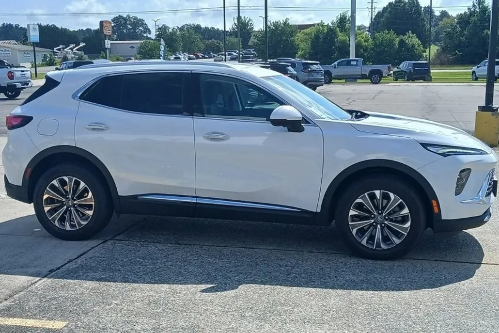 2024 Buick Envision Preferred photo 1