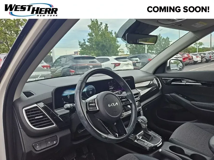 2024 Kia Seltos S photo 1