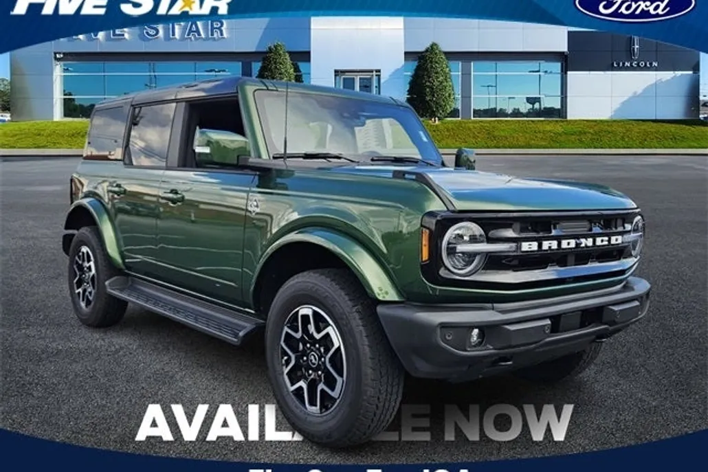 2025 Ford Bronco Outer Banks photo 1