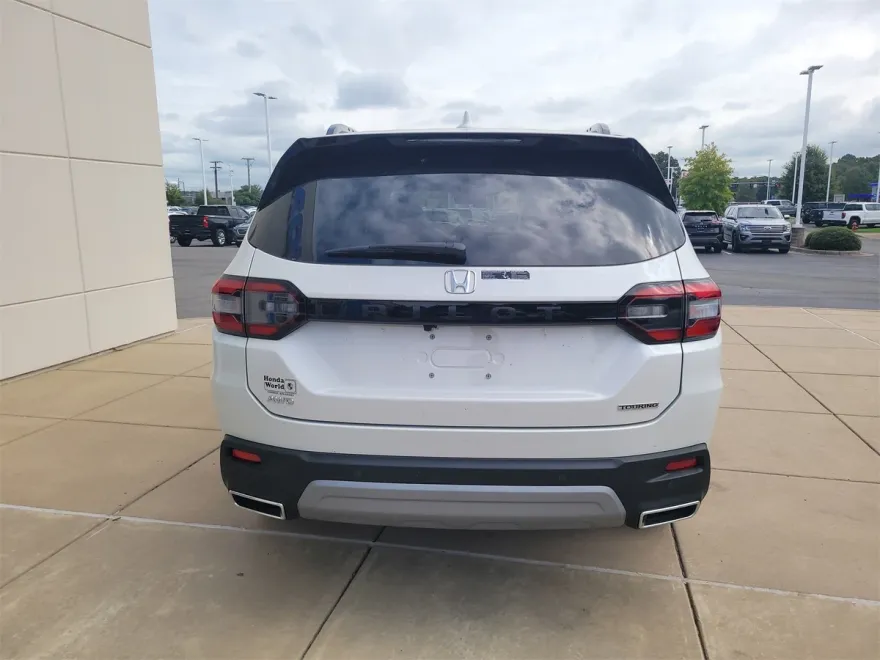 2025 Honda Pilot Touring photo 1