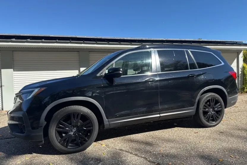 2021 Honda Pilot Special Edition photo 1