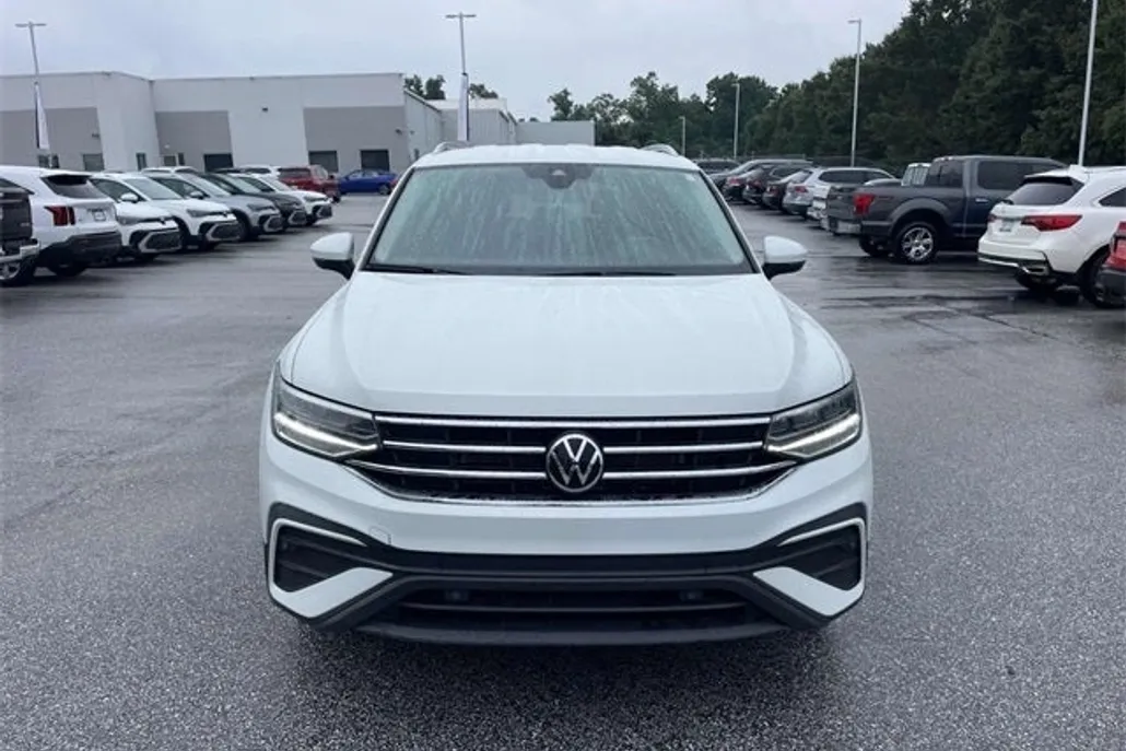 2024 Volkswagen Tiguan SE Wolfsburg Edition photo 1