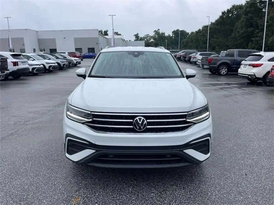 2024 Volkswagen Tiguan SE Wolfsburg Edition photo 1